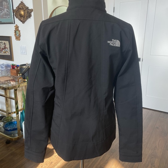 The North Face Women’s Lightweight Wind Resistant Jacket Small EUC - Picture 4 of 8